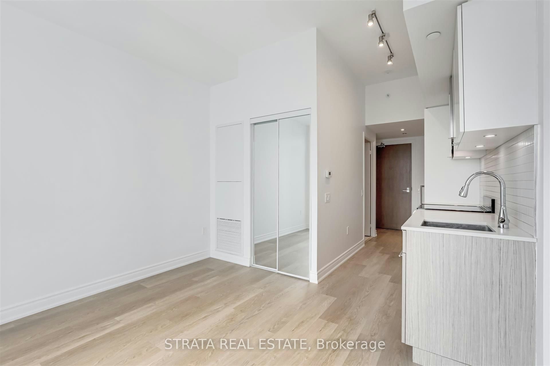 1901-251 Jarvis Street, Toronto, ON, M5B 0C3 - 7