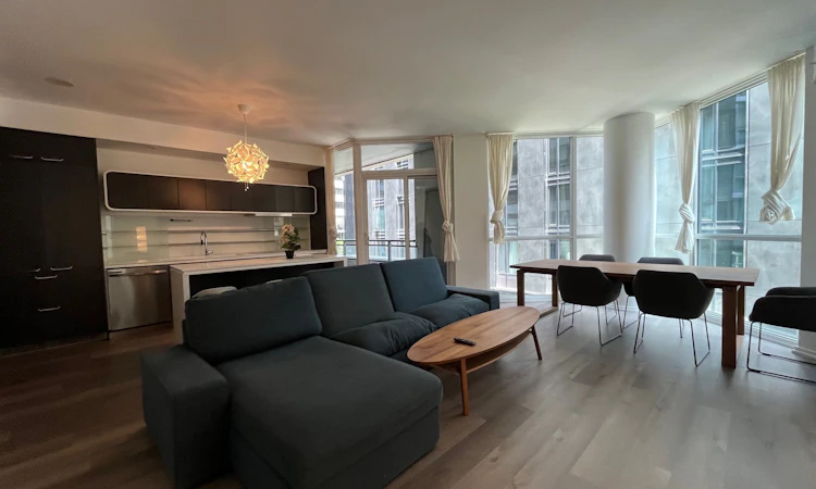 311-45 Charles Street E