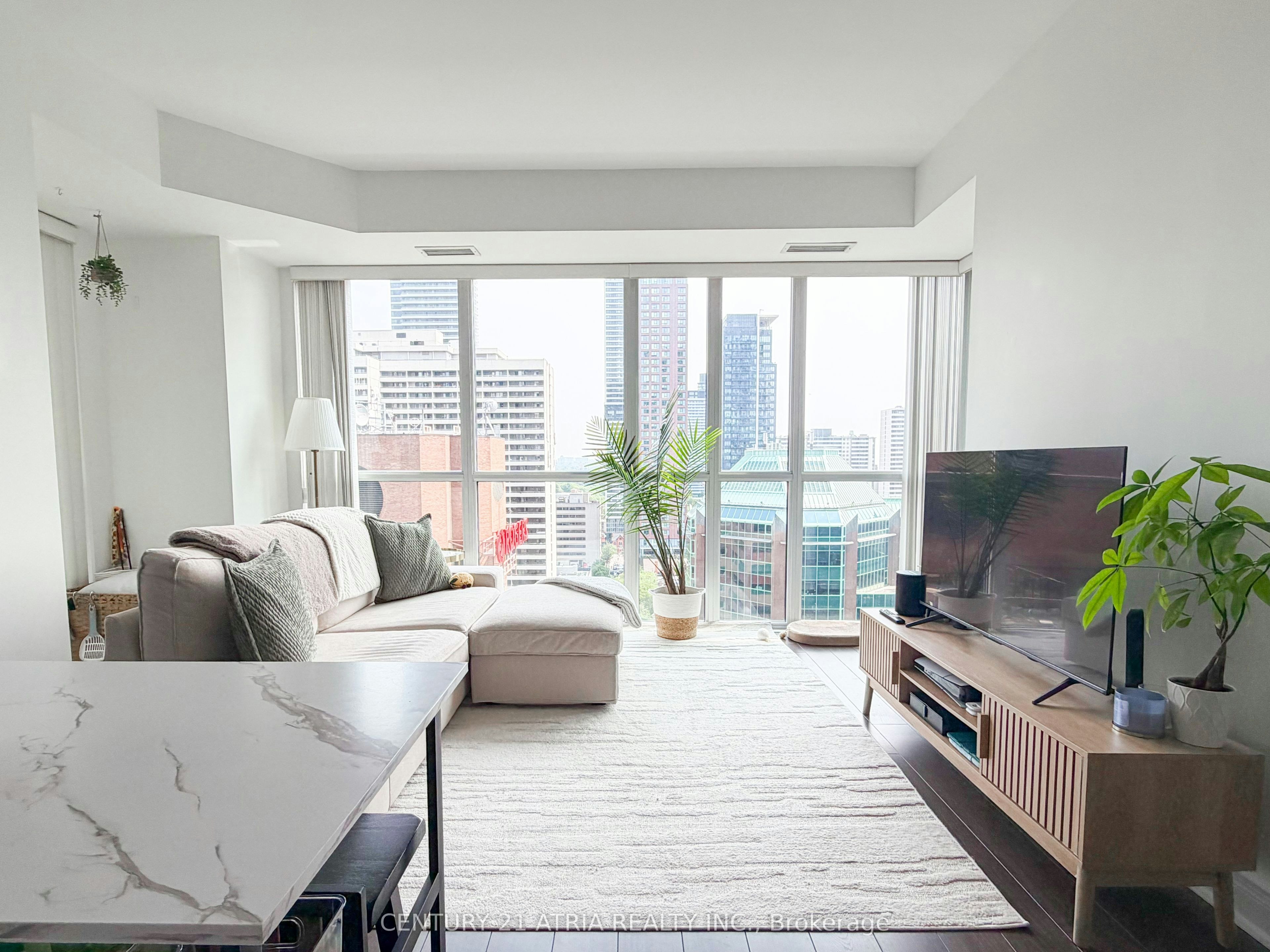 1901-28 Ted Rogers Way, Toronto, ON, M4Y 2J4 - 2