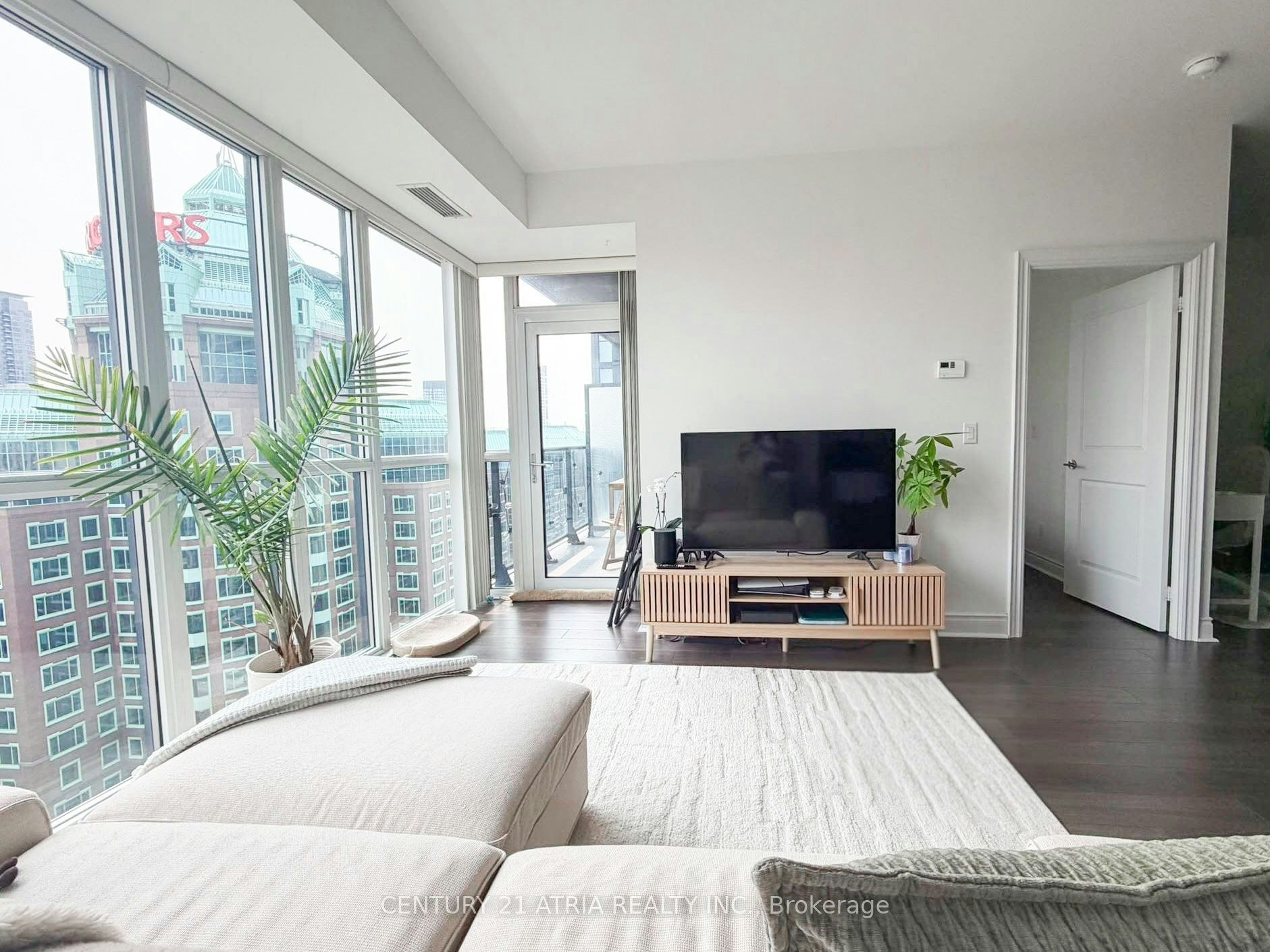 1901-28 Ted Rogers Way, Toronto, ON, M4Y 2J4 - 3