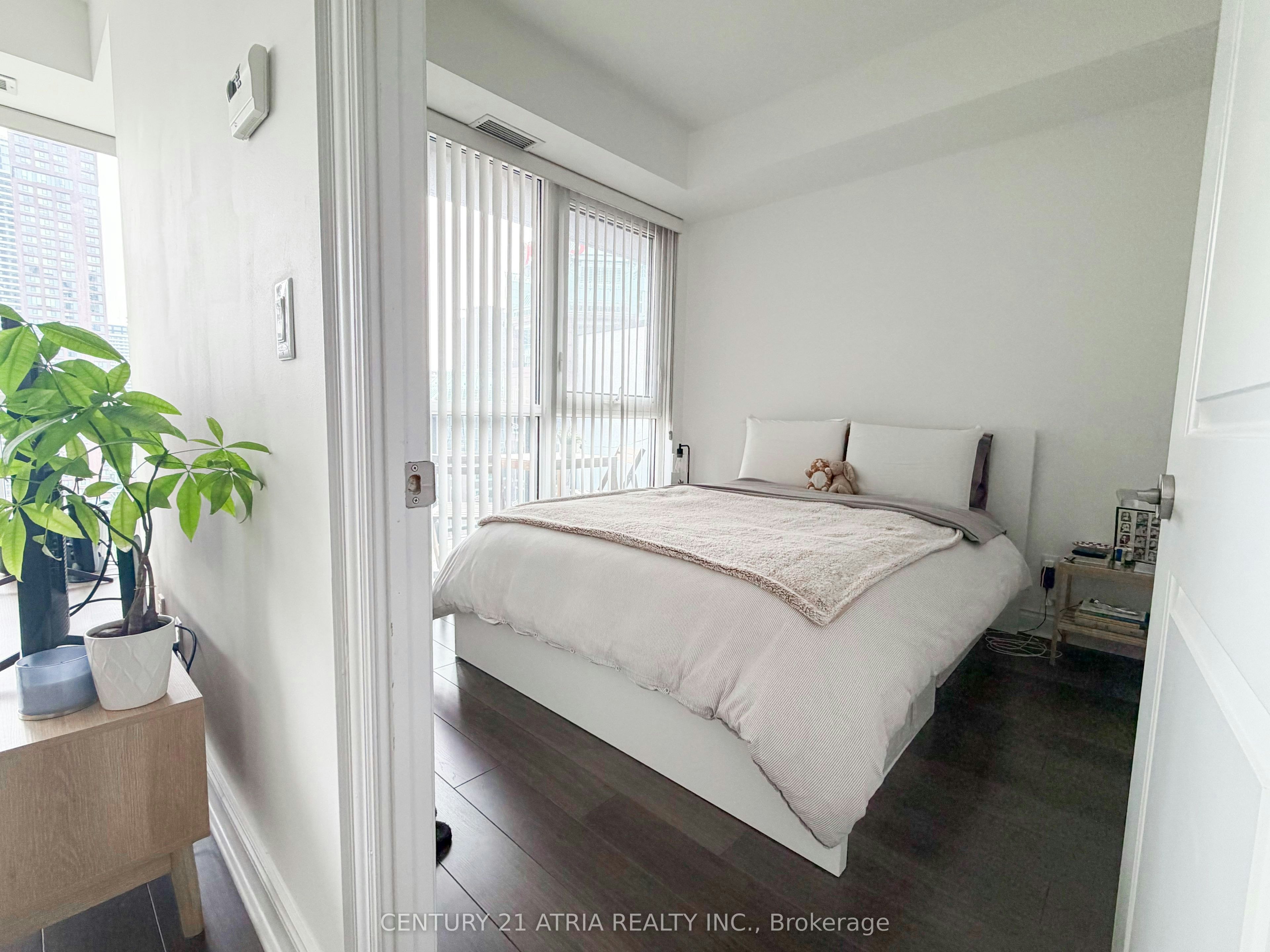 1901-28 Ted Rogers Way, Toronto, ON, M4Y 2J4 - 8
