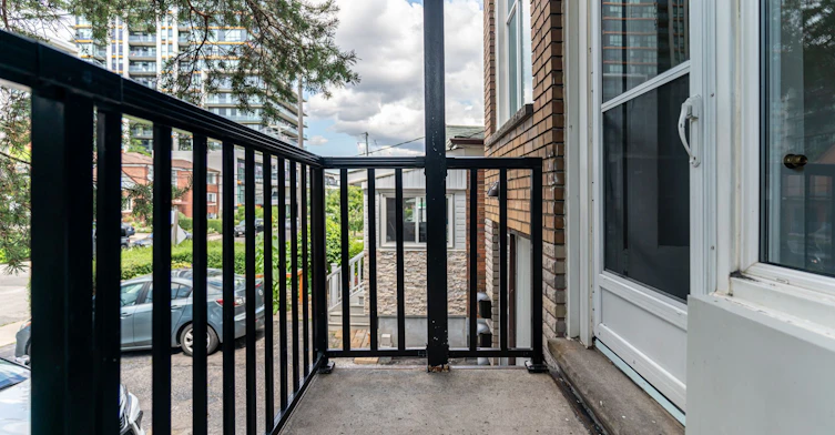 1-79 Lanark Avenue, Toronto, ON, M6E 2G3 - 6