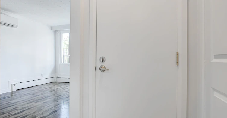1-79 Lanark Avenue, Toronto, ON, M6E 2G3 - 2