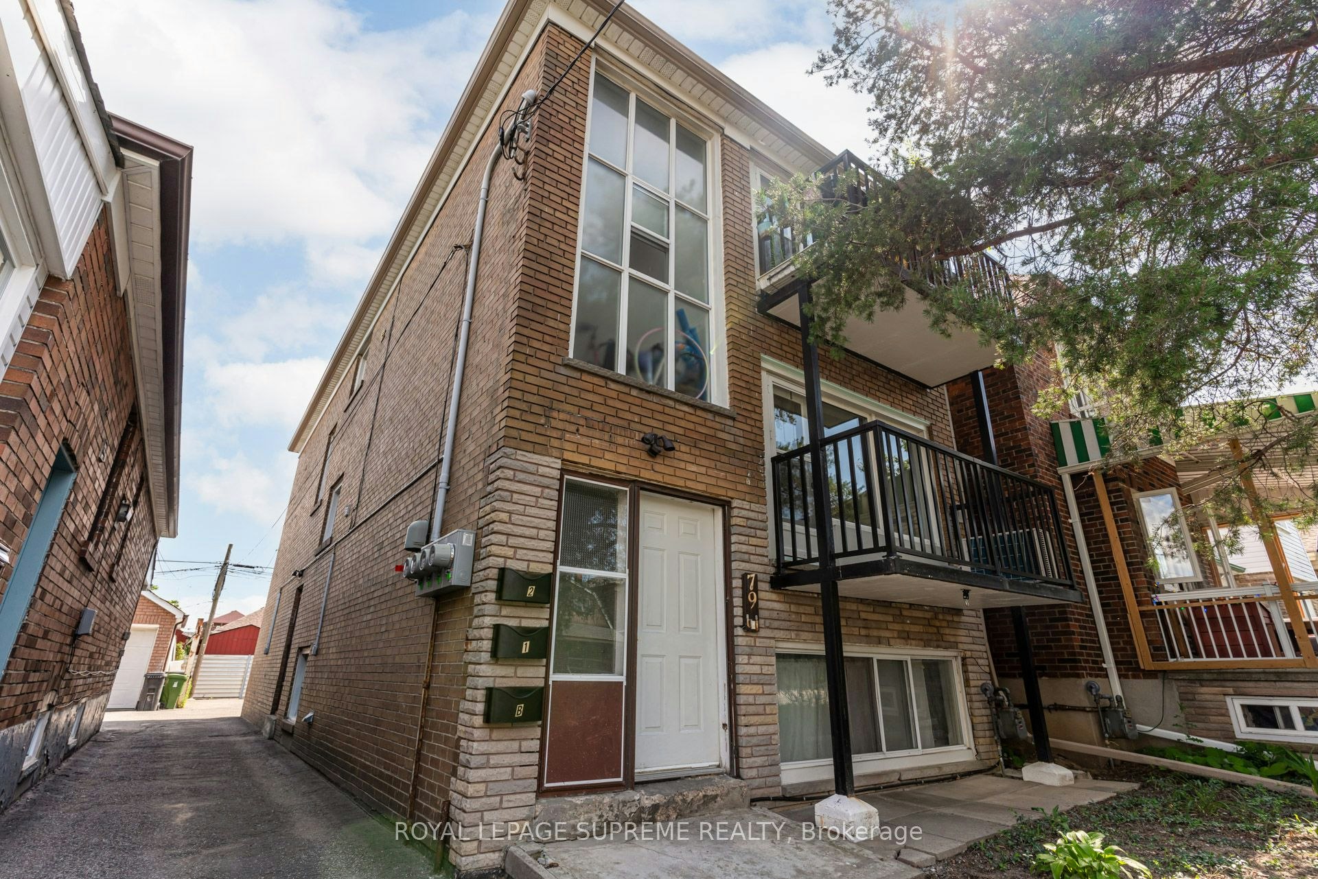 1-79 Lanark Avenue, Toronto, ON, M6E 2G3