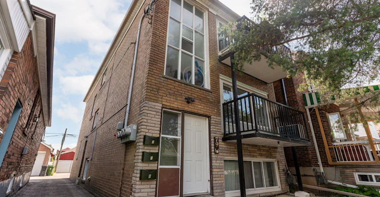 1-79 Lanark Avenue, Toronto, ON, M6E 2G3