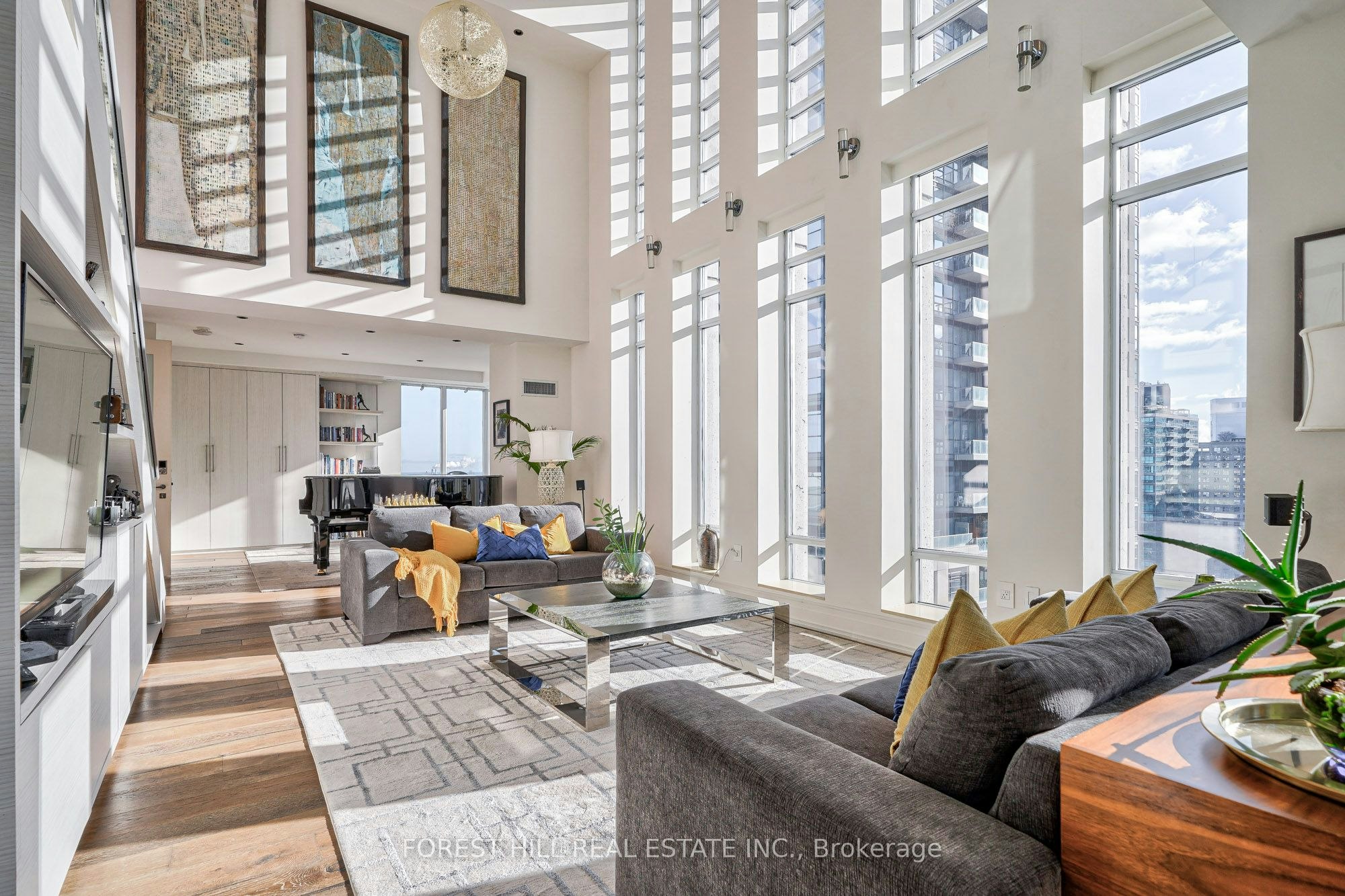 PH2701-8 Colborne Street, Toronto, ON, M5E 1A1