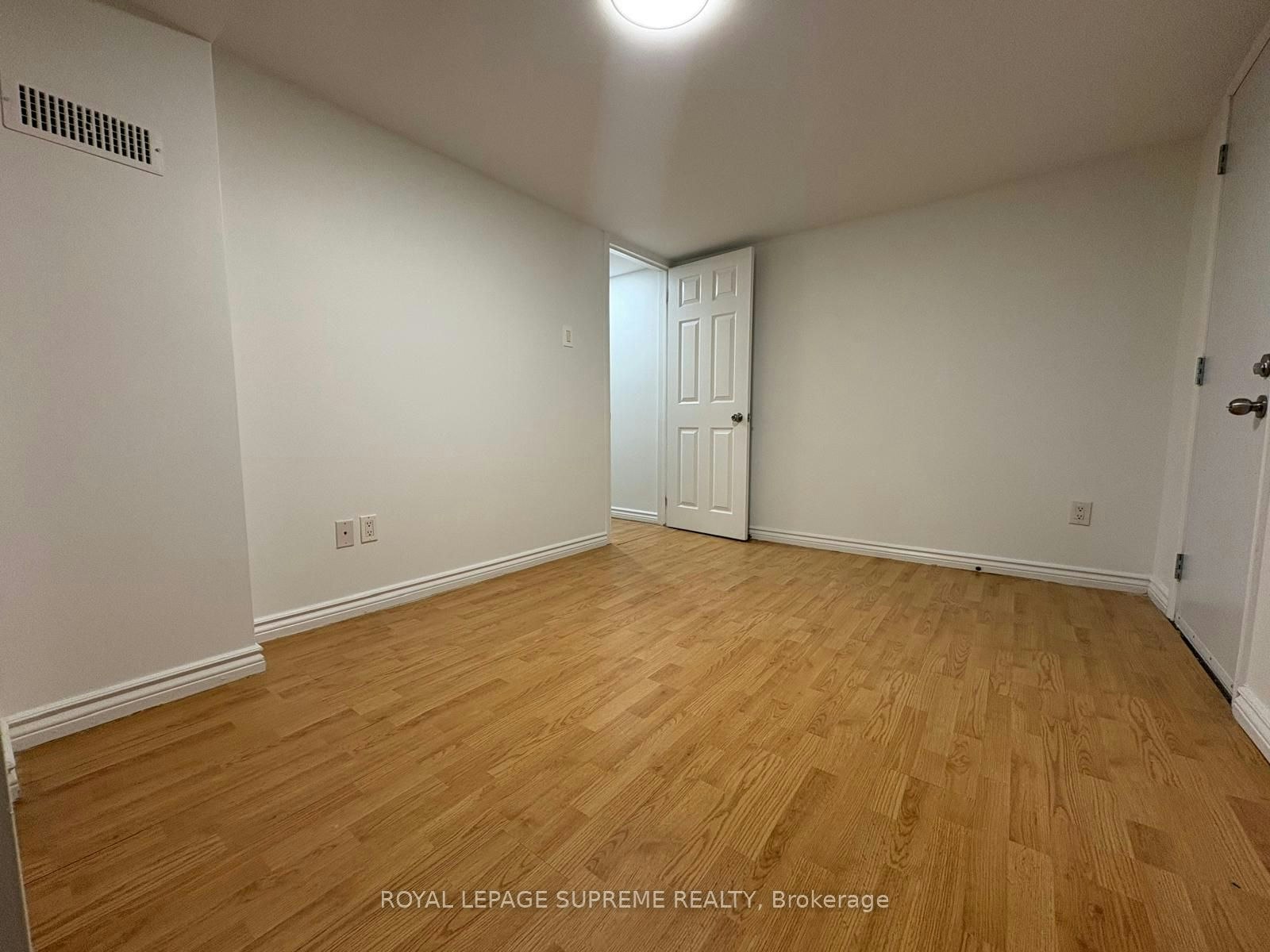 One-1109 Davenport Road, Toronto, ON, M6G 2C3 - 9