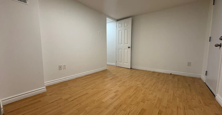 One-1109 Davenport Road, Toronto, ON, M6G 2C3 - 9