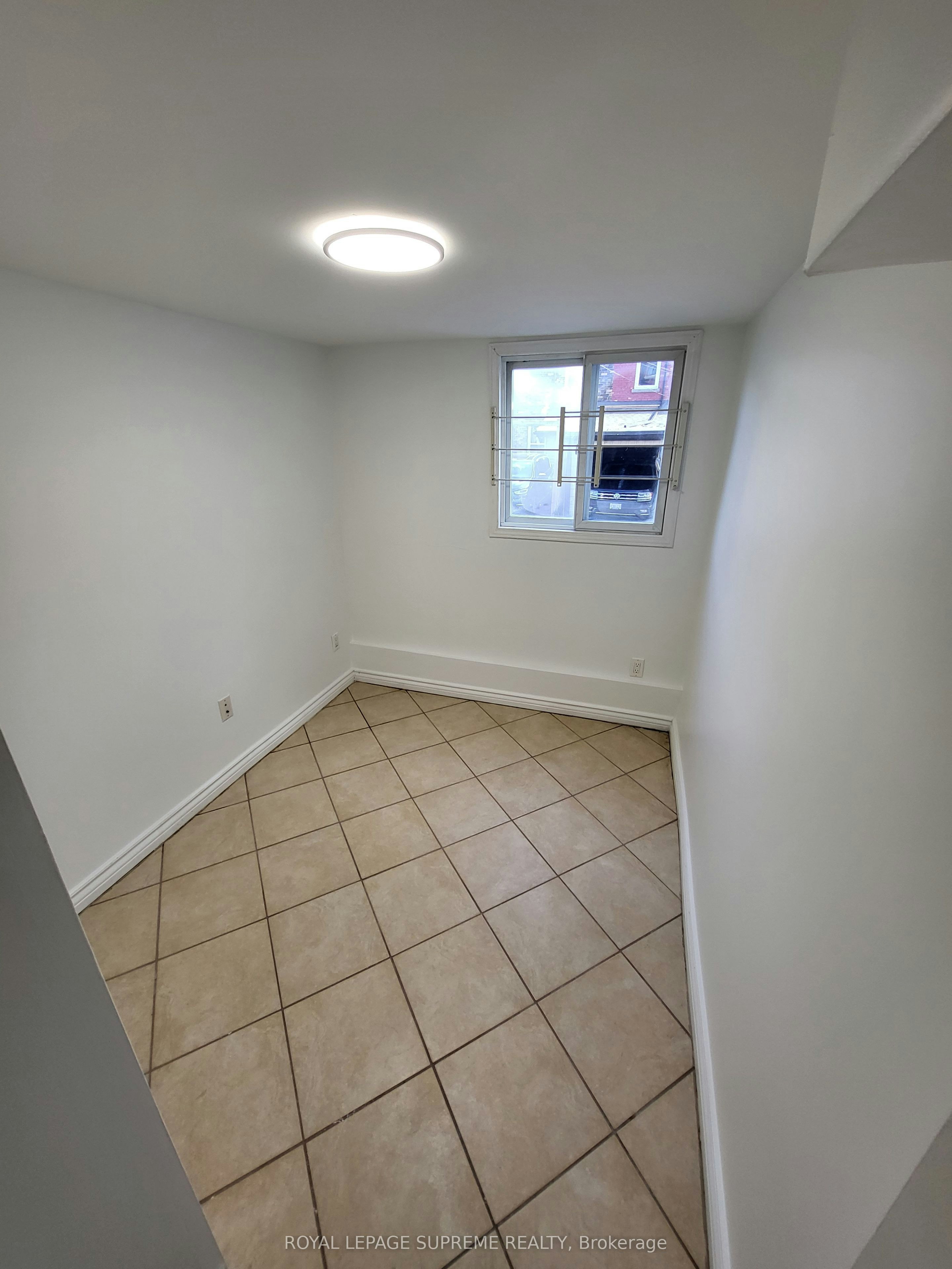 One-1109 Davenport Road, Toronto, ON, M6G 2C3 - 11