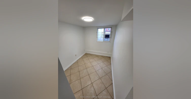 One-1109 Davenport Road, Toronto, ON, M6G 2C3 - 11