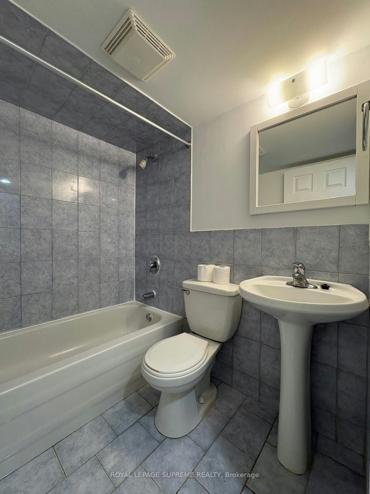 One-1109 Davenport Road, Toronto, ON, M6G 2C3 - 10