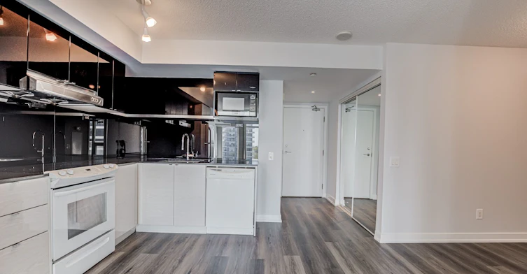 1003-72 Esther Shiner Boulevard, Toronto, ON, M2K 0C4 - 9