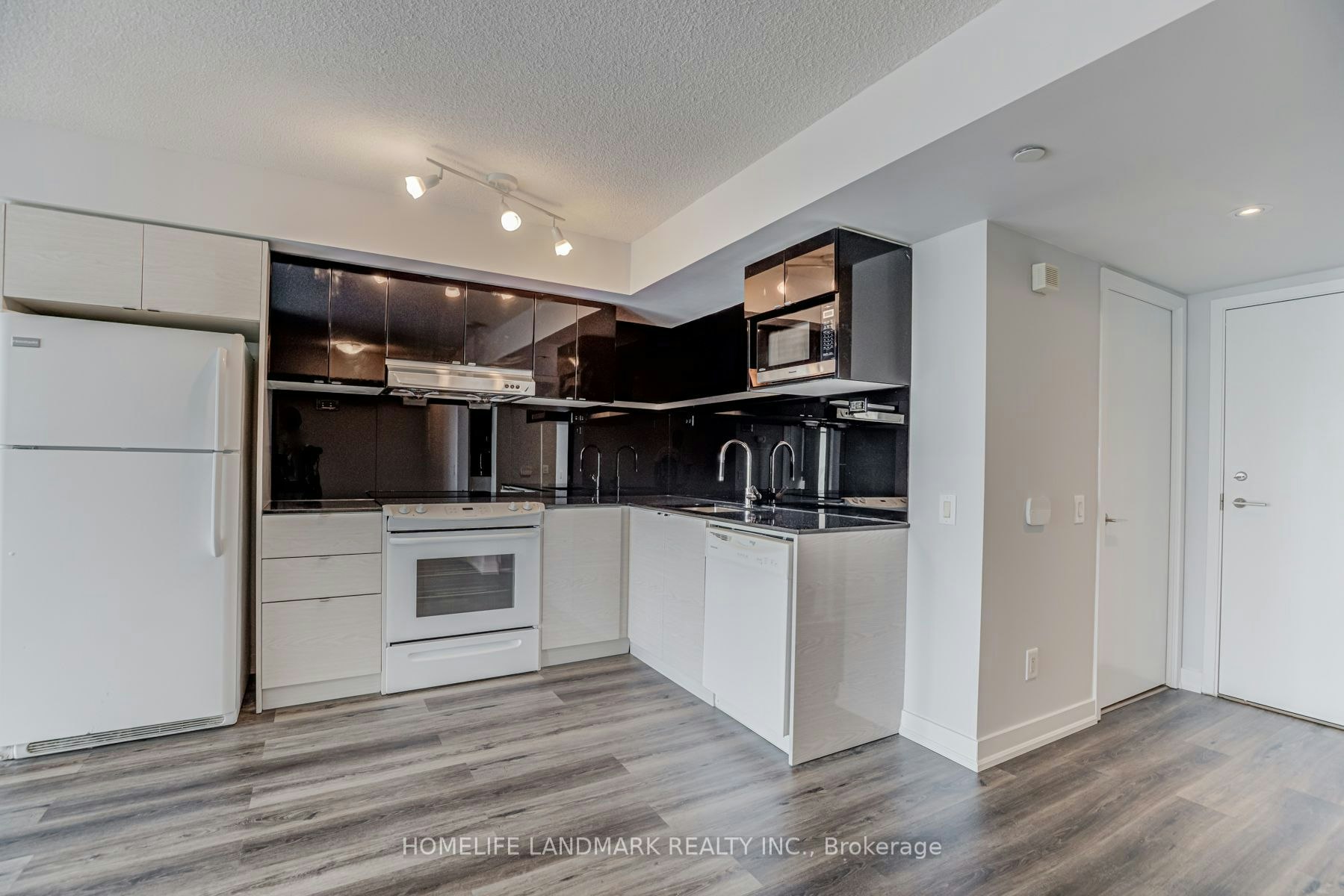 1003-72 Esther Shiner Boulevard, Toronto, ON, M2K 0C4 - 8