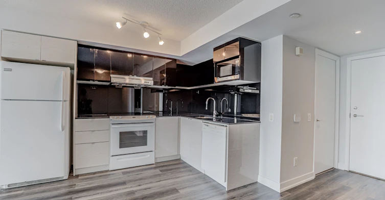 1003-72 Esther Shiner Boulevard, Toronto, ON, M2K 0C4 - 8