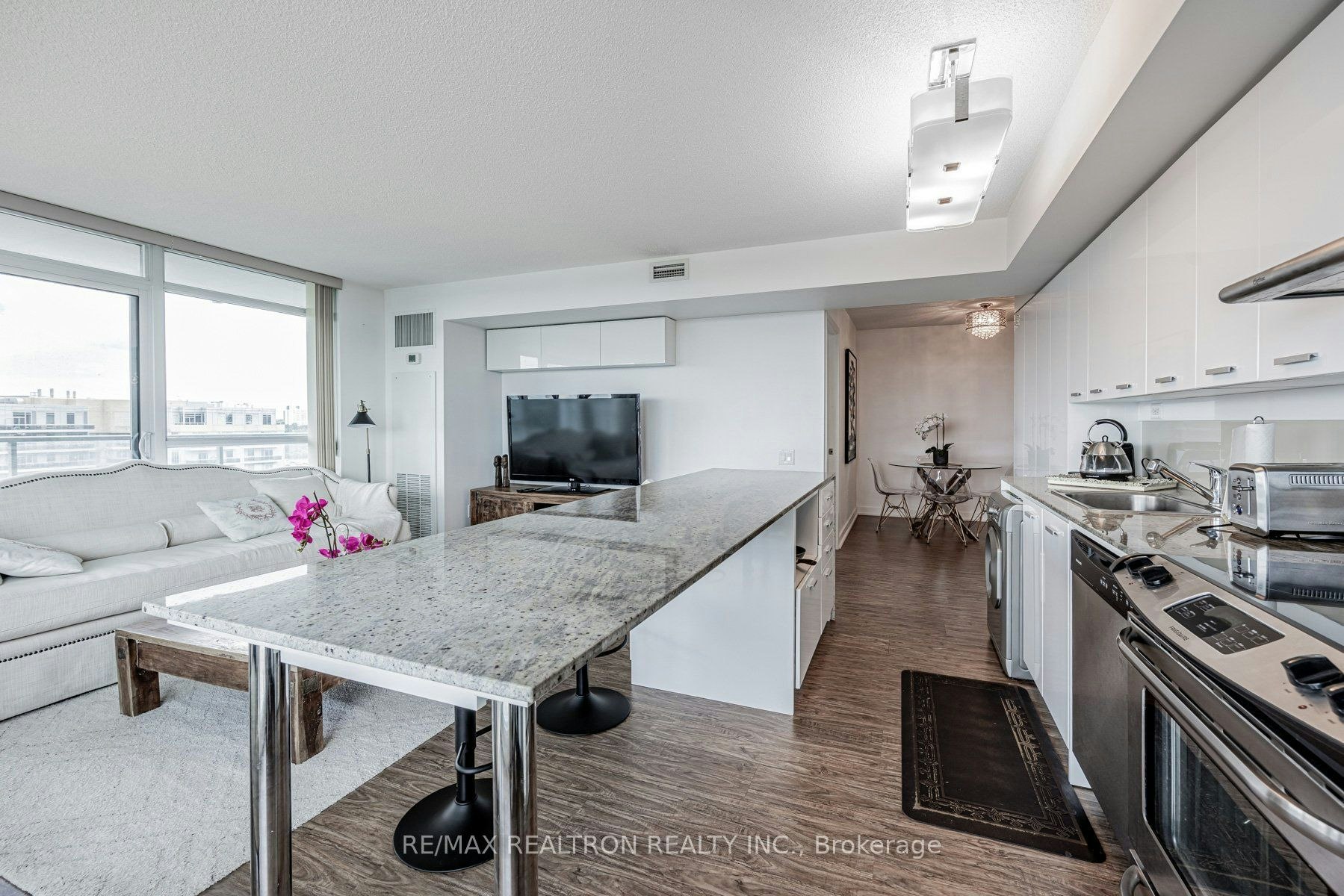 1102-33 Singer Court, Toronto, ON, M2K 0B4 - 2