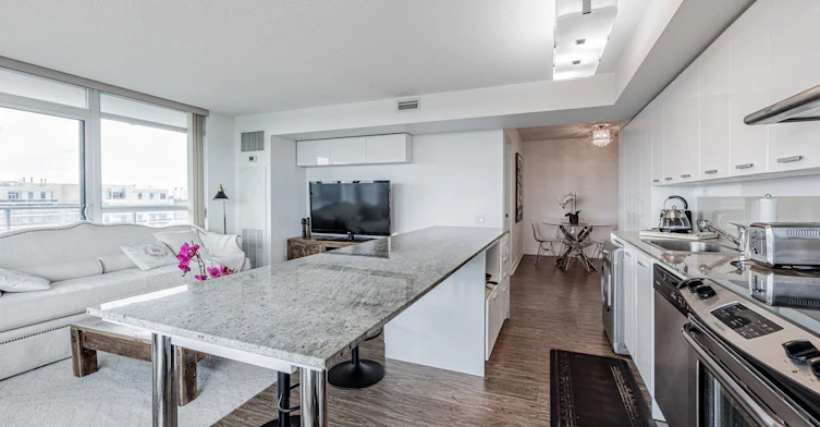 1102-33 Singer Court, Toronto, ON, M2K 0B4 - 2