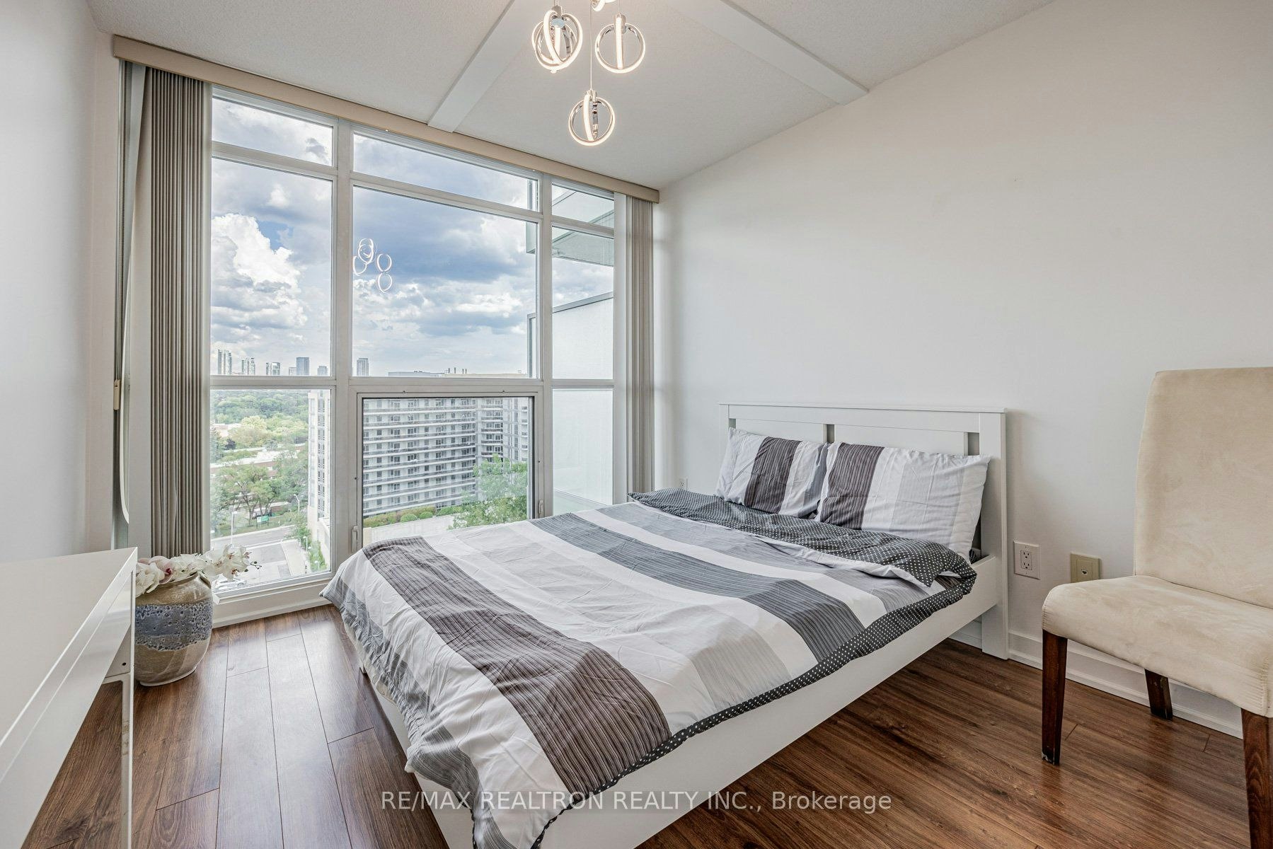 1102-33 Singer Court, Toronto, ON, M2K 0B4 - 11