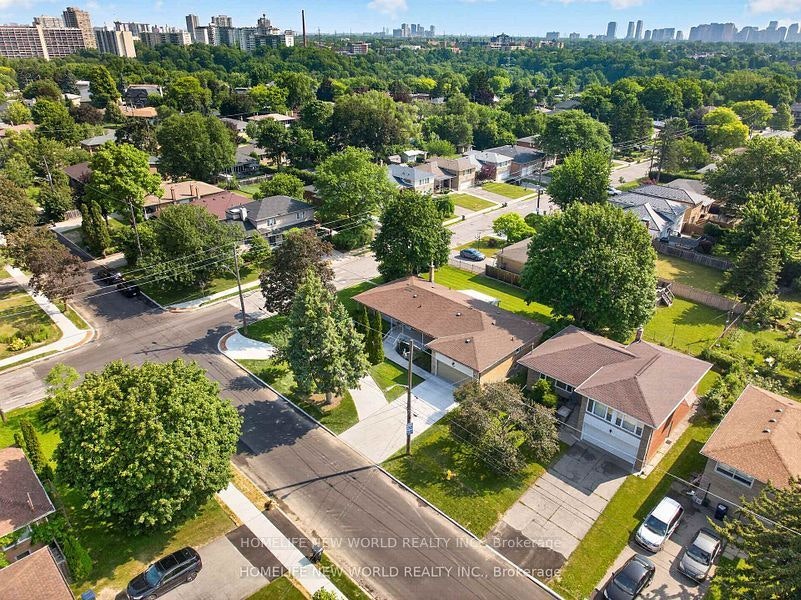 Lower-201 Goddard Street, Toronto, ON, M3H 5E7 - 16