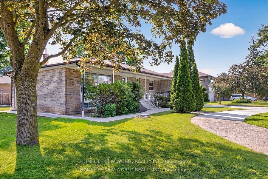 Lower-201 Goddard Street, Toronto, ON, M3H 5E7 - 2