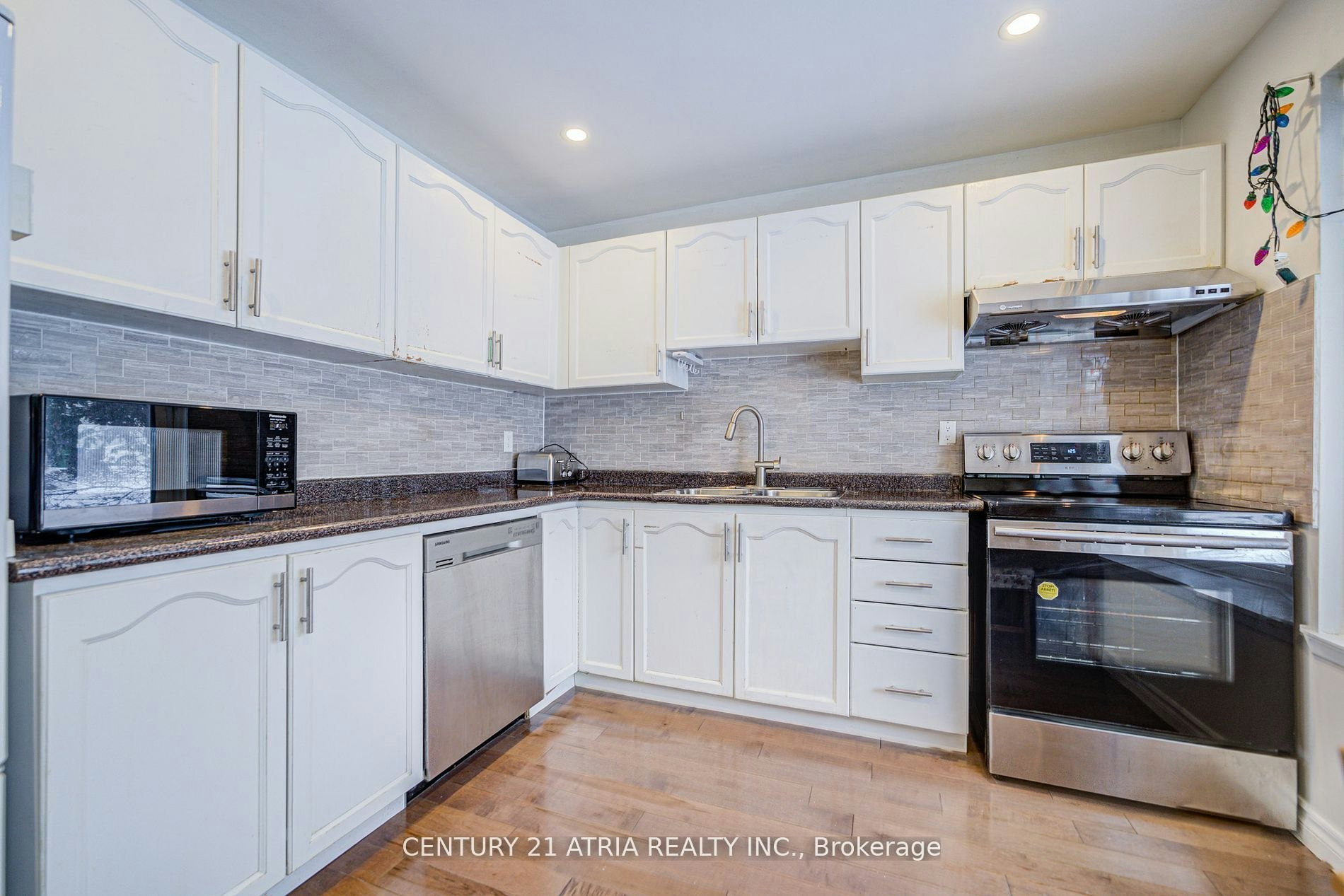 52 Applegate Crescent, Toronto, ON, M2H 2R4 - 5