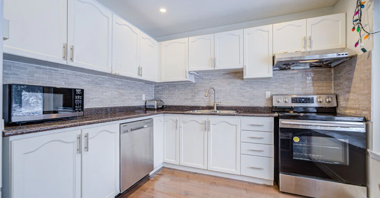 52 Applegate Crescent, Toronto, ON, M2H 2R4 - 5