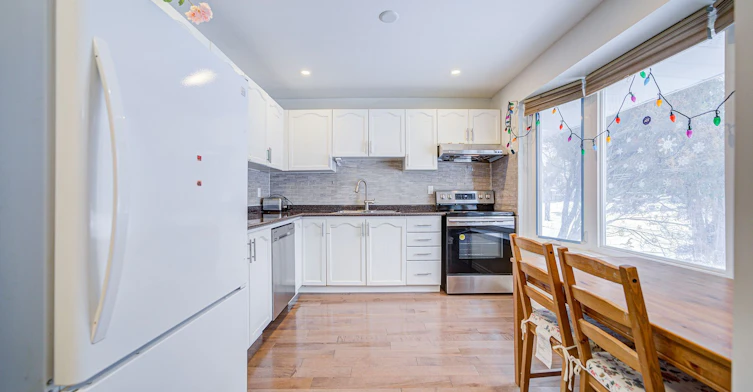 52 Applegate Crescent, Toronto, ON, M2H 2R4 - 6