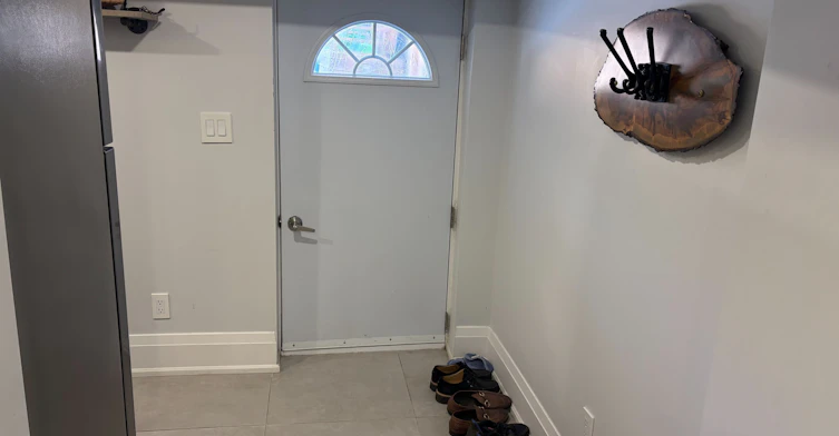 Lower-39 Amherst Avenue, Toronto, ON, M6E 1Z2 - 3