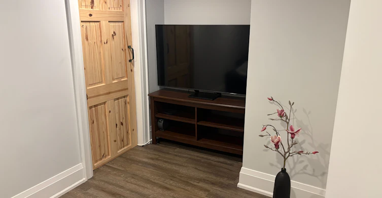 Lower-39 Amherst Avenue, Toronto, ON, M6E 1Z2 - 9