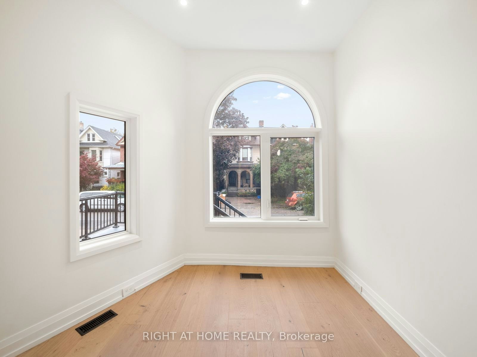 Unit 1-94 Concord Avenue E, Toronto, ON, M6H 2P3 - 3
