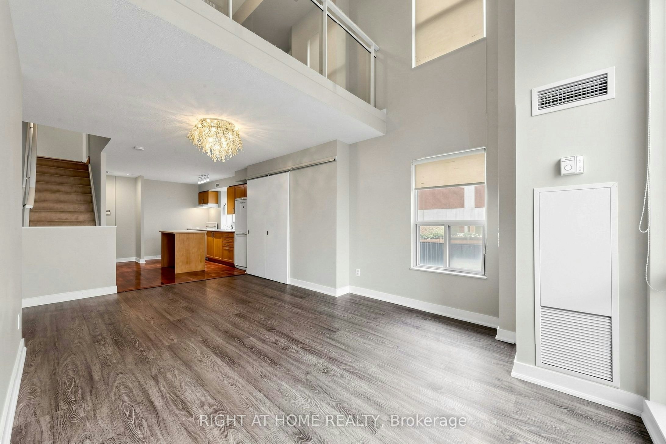 501-77 Lombard Street, Toronto, ON, M5C 3E1