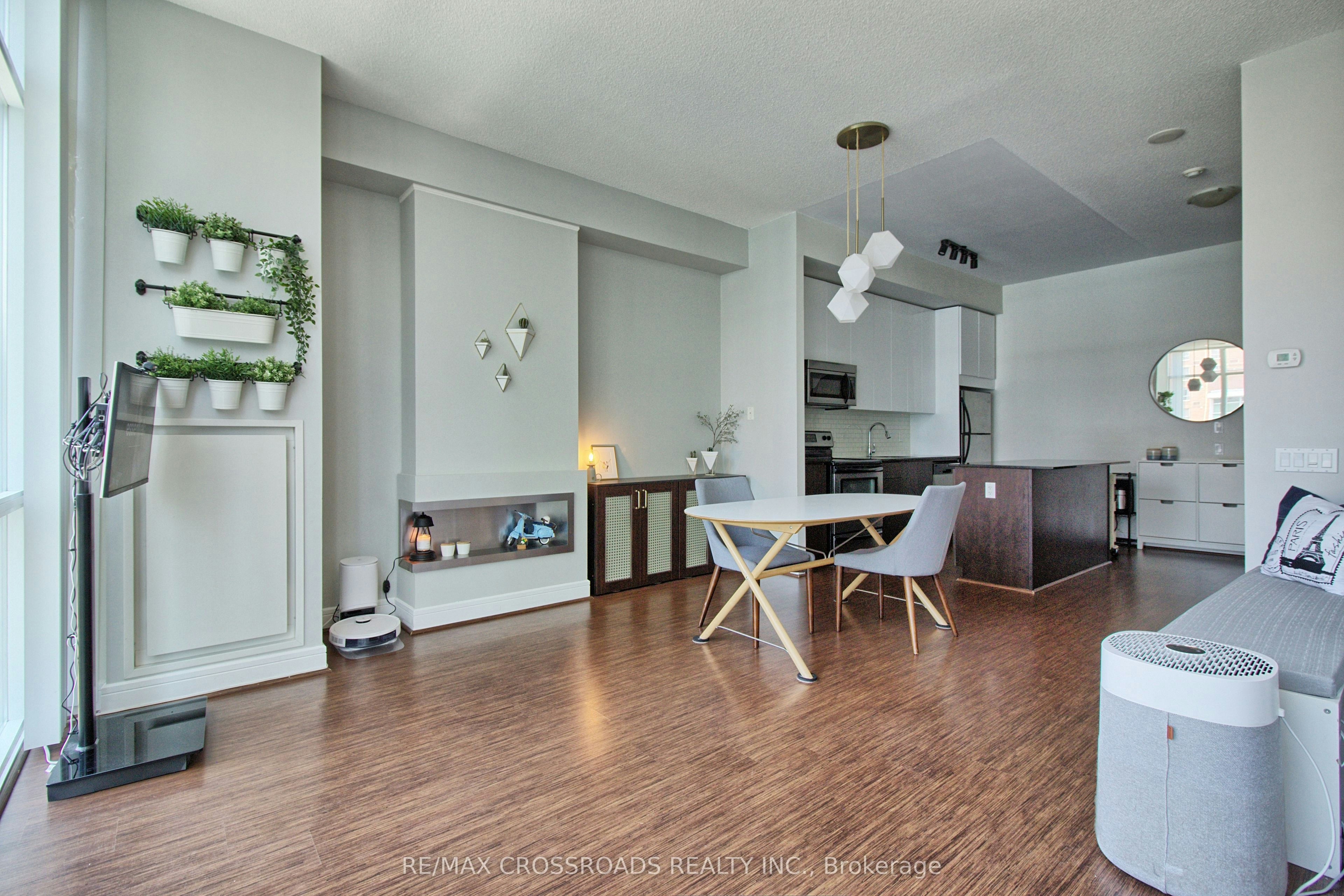 S805-112 George Street, Toronto, ON, M5A 2M5 - 8