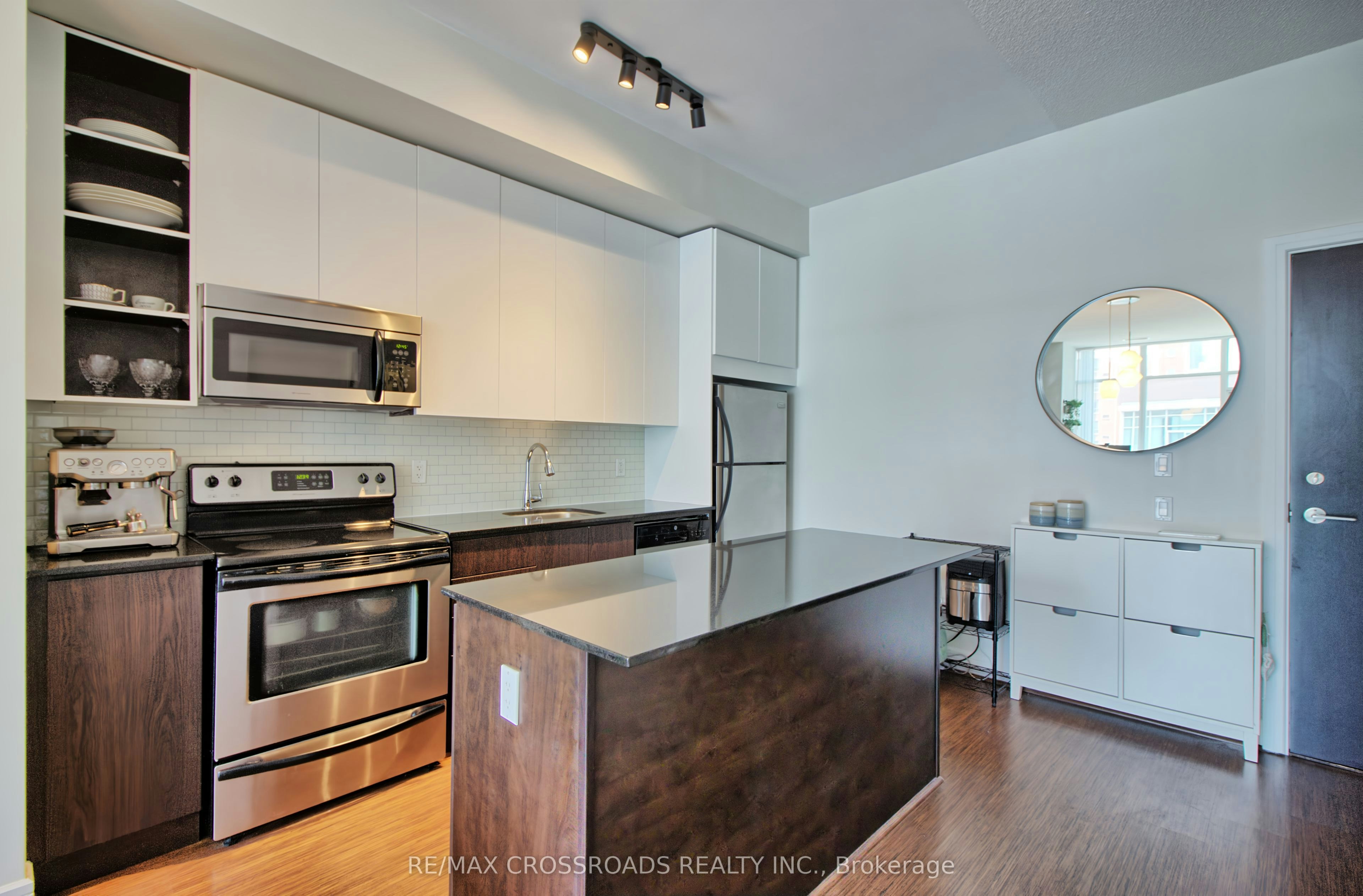 S805-112 George Street, Toronto, ON, M5A 2M5 - 7
