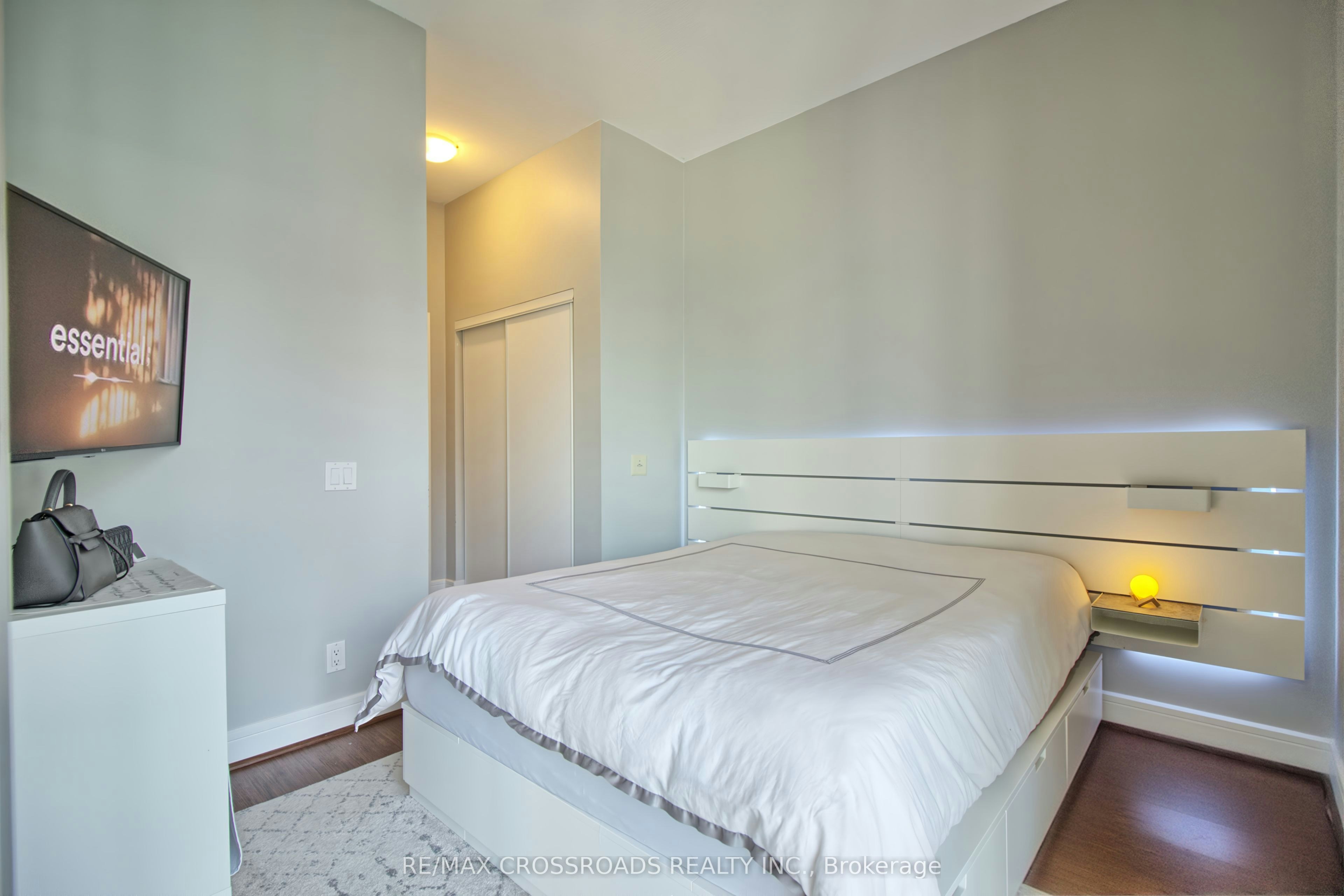 S805-112 George Street, Toronto, ON, M5A 2M5 - 9