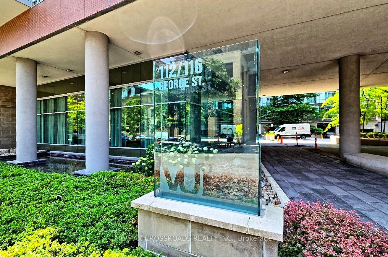 S805-112 George Street, Toronto, ON, M5A 2M5 - 2