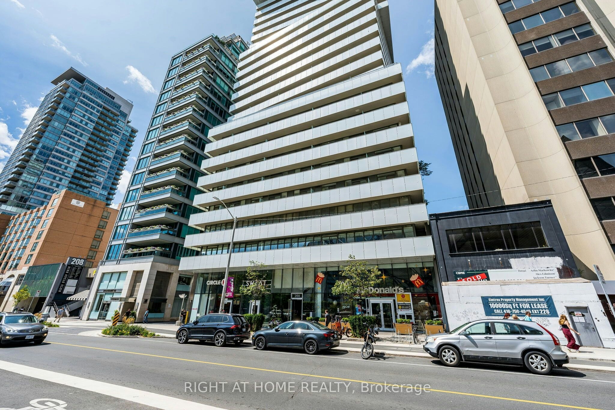 1604-200 Bloor Street W, Toronto, ON, M5S 0B1