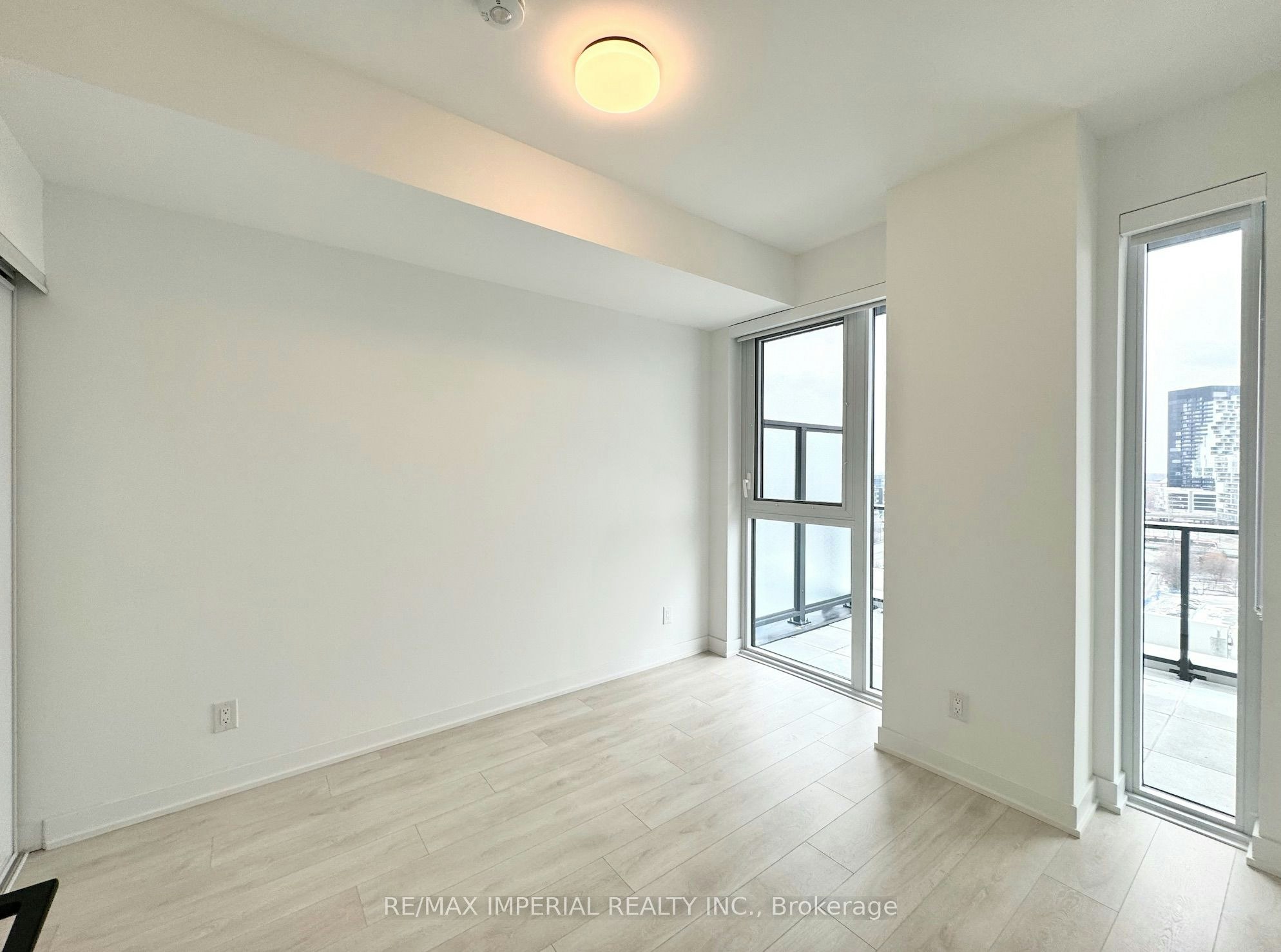 1009-5 Defries Street, Toronto, ON, M5A 3R4 - 5
