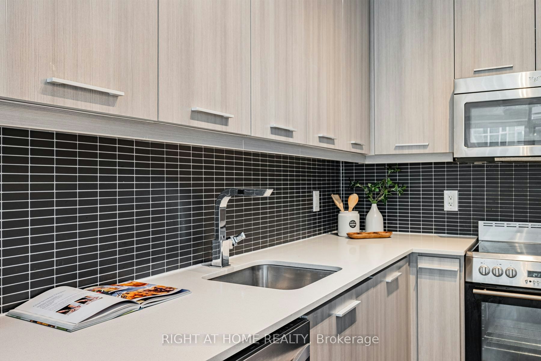 312-105 George Street, Toronto, ON, M5A 0L4 - 8