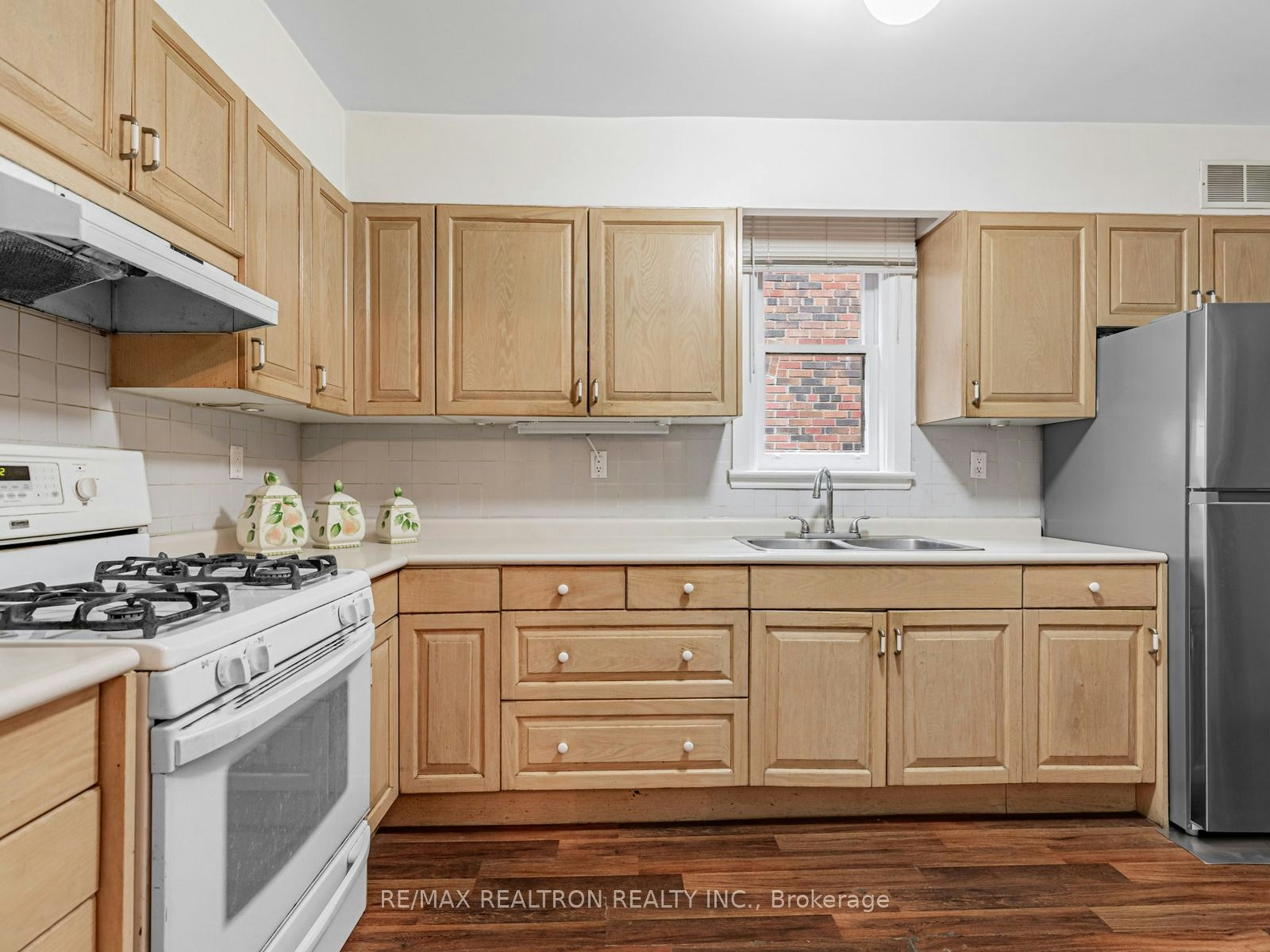 149 Eastbourne Avenue, Toronto, ON, M5P 2G5 - 10