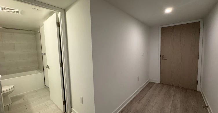 326-3 Strathgowan Avenue, Toronto, ON, M4N 1B8 - 13