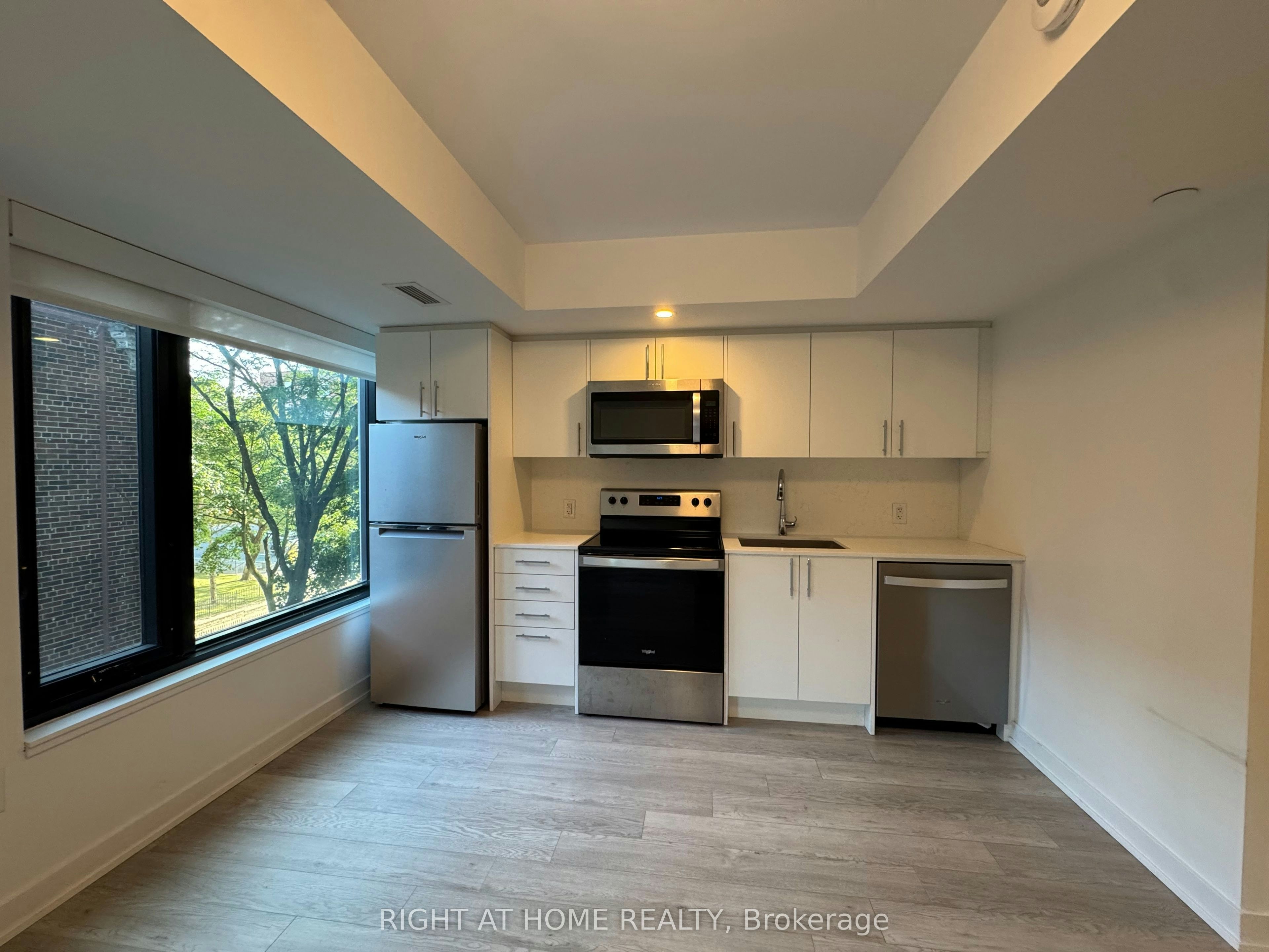 326-3 Strathgowan Avenue, Toronto, ON, M4N 1B8 - 14