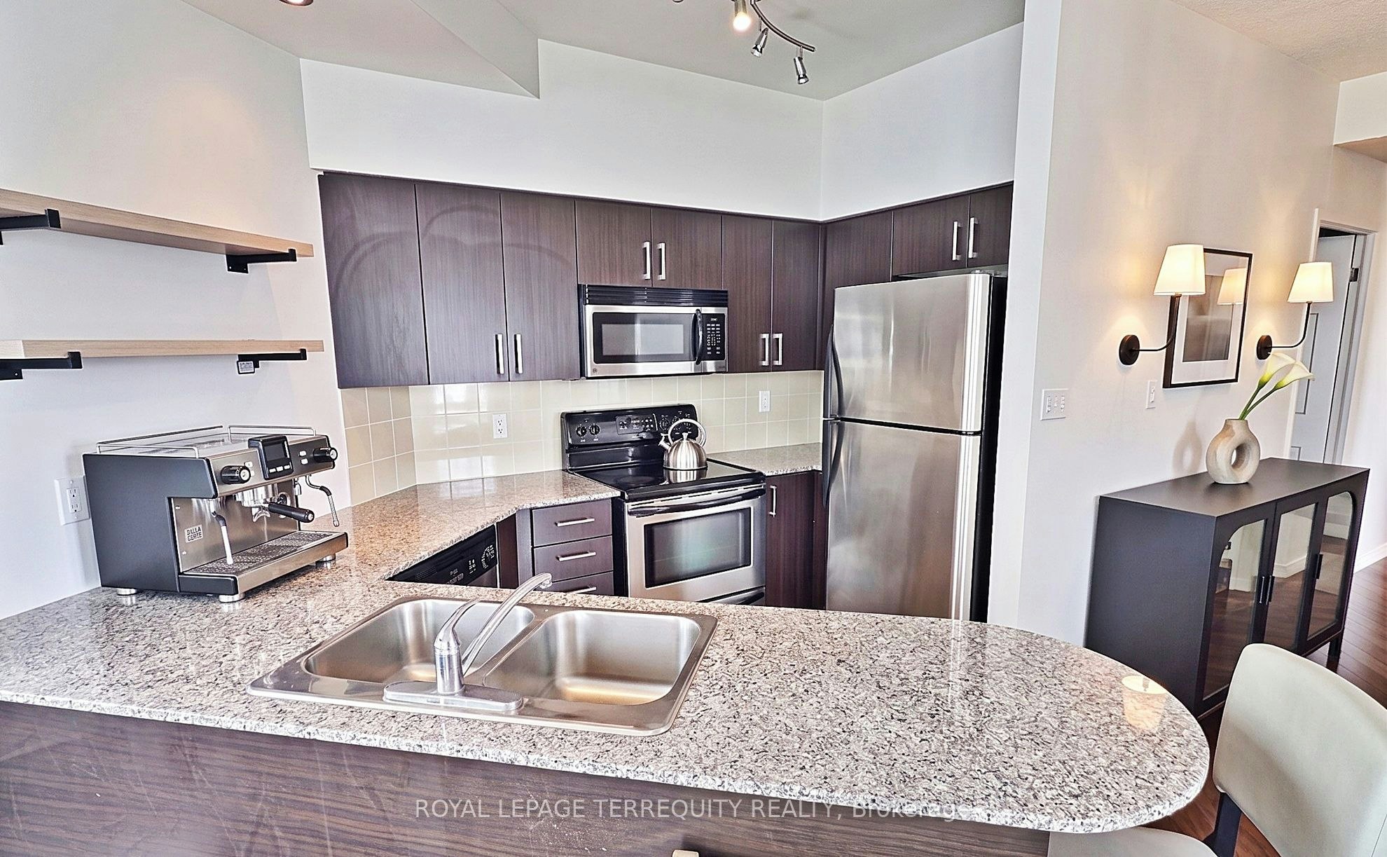 1812-230 Queens Quay W, Toronto, ON, M5J 2Y7 - 4