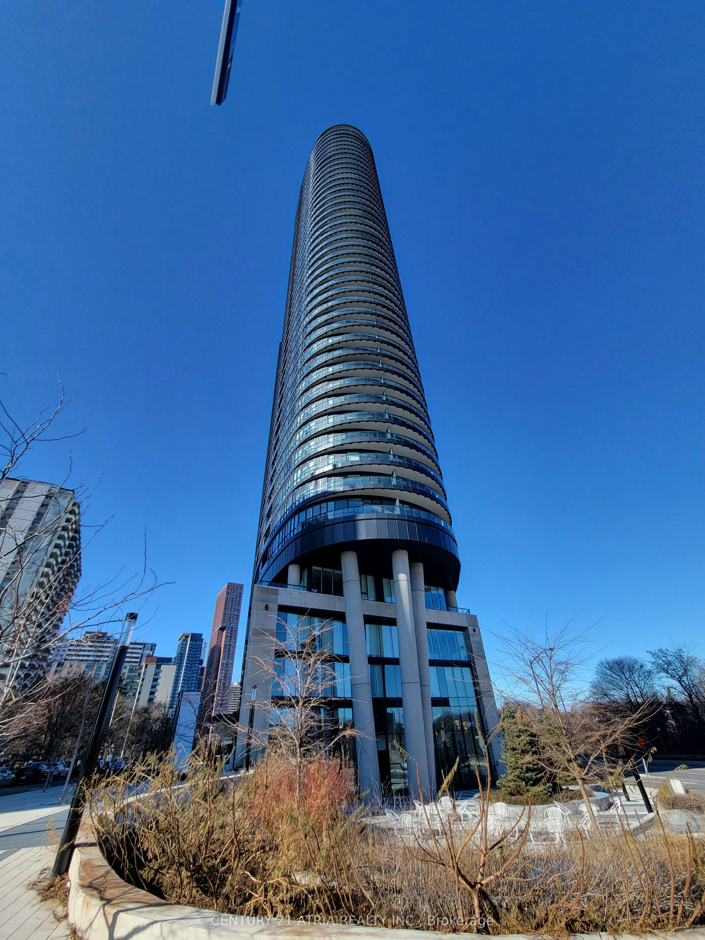 2224-585 Bloor Street E, Toronto, ON, M4W 0B3