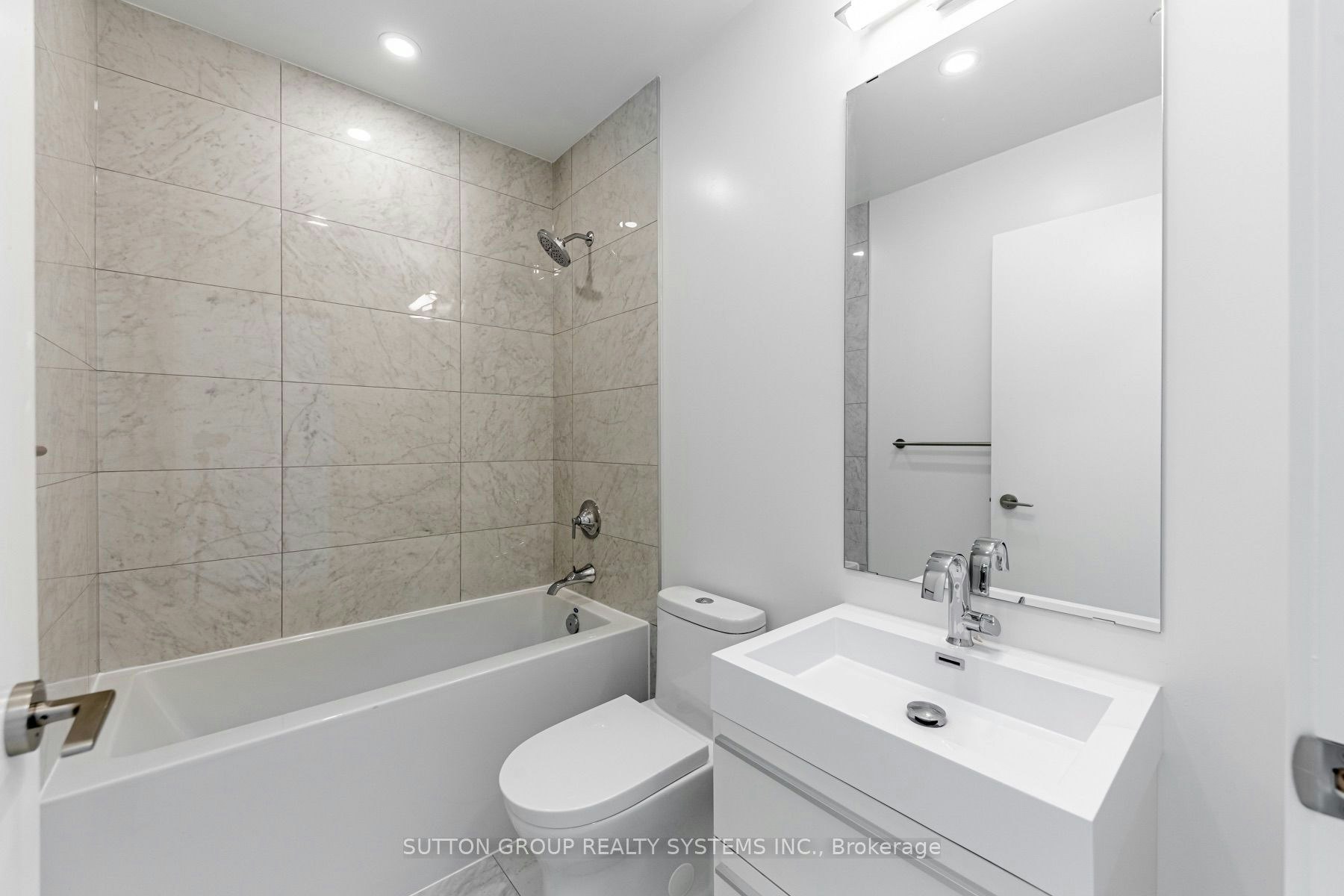 39 Roehampton Avenue, Toronto, ON, M4P 0G1 - 3