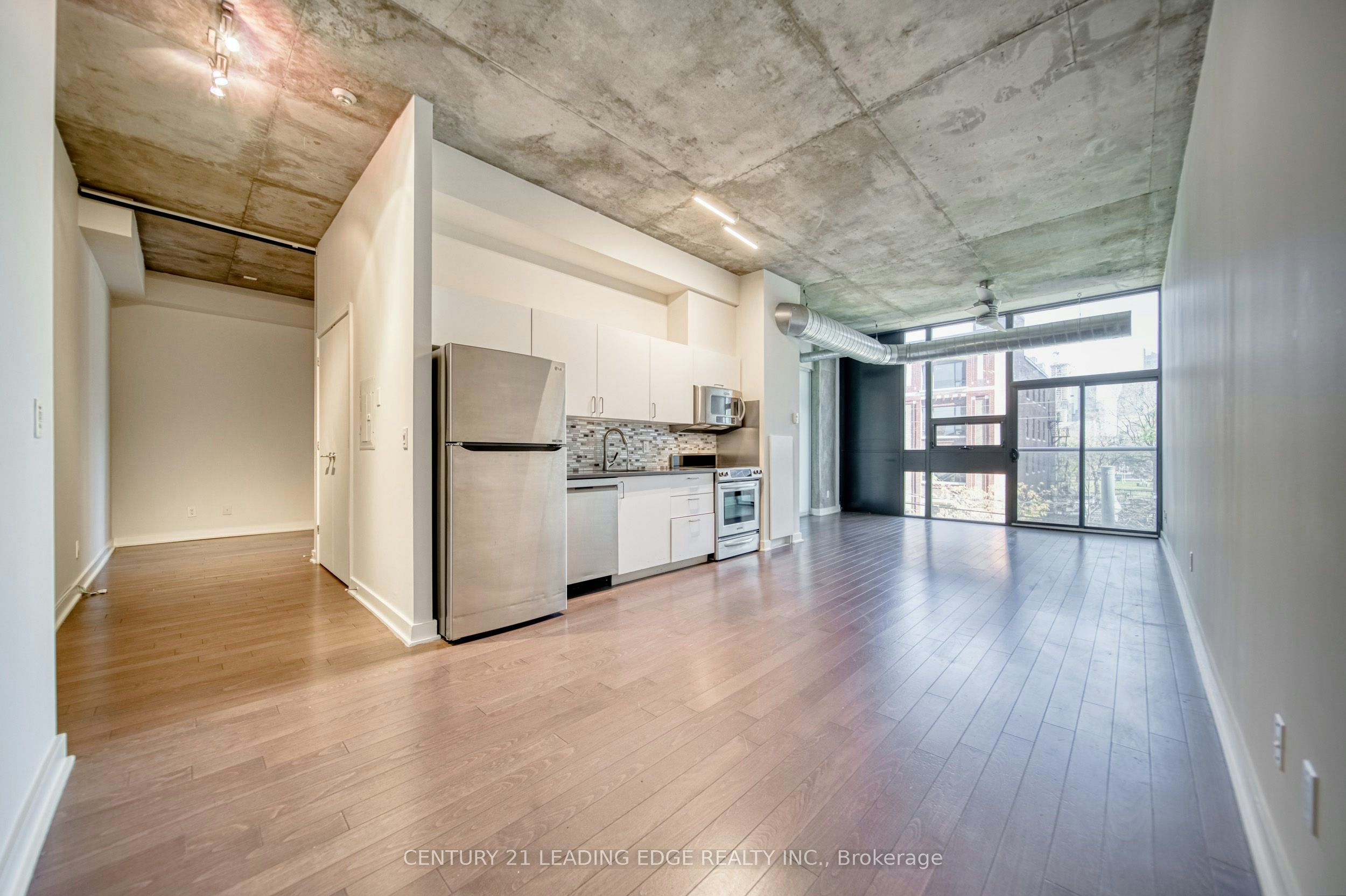 306-60 Bathurst Street, Toronto, ON, M5V 2P4 - 3