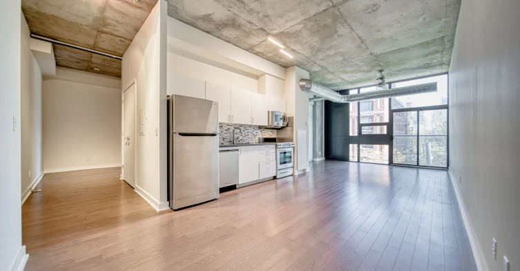 306-60 Bathurst Street, Toronto, ON, M5V 2P4 - 3