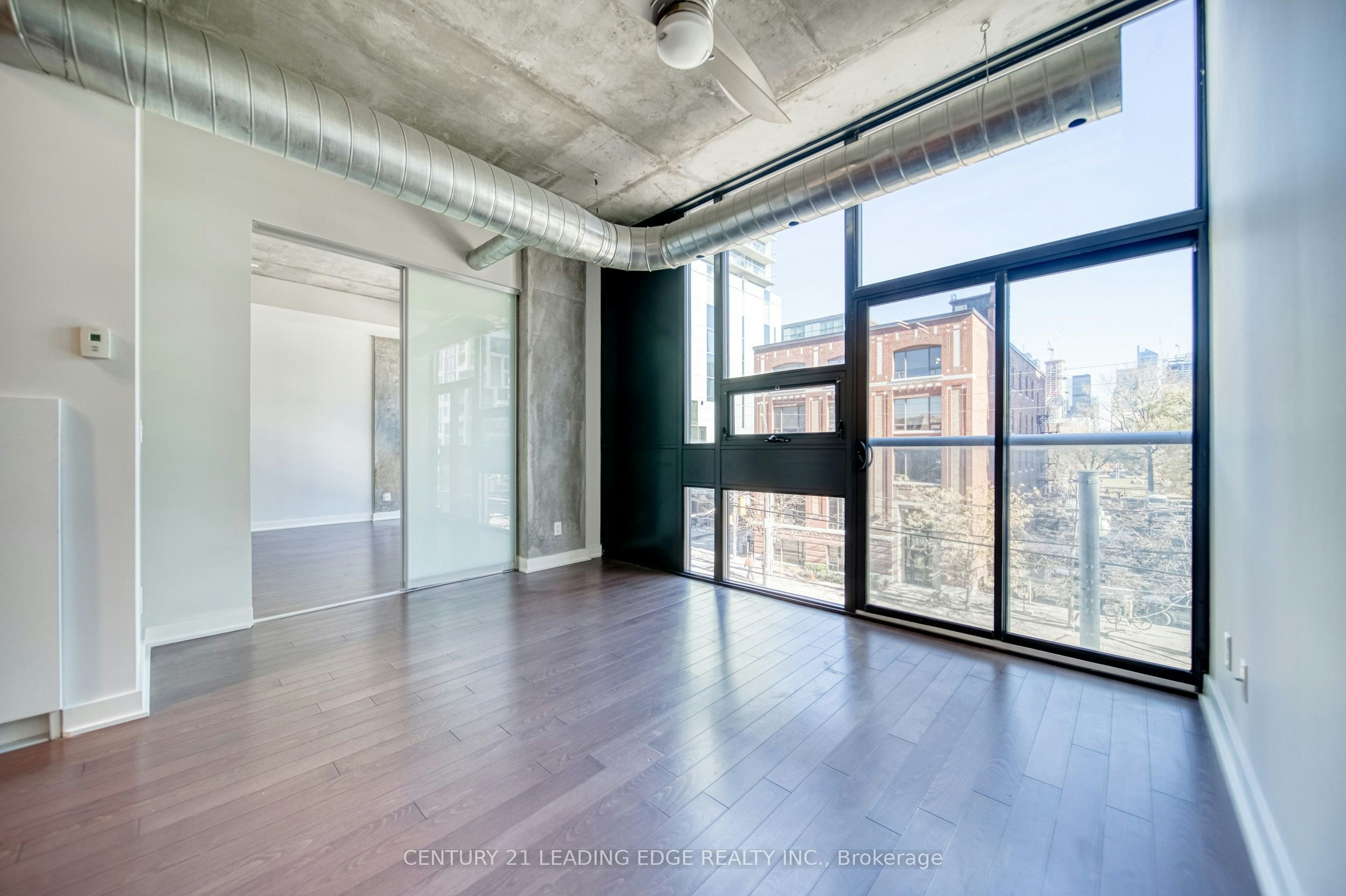 306-60 Bathurst Street, Toronto, ON, M5V 2P4 - 7