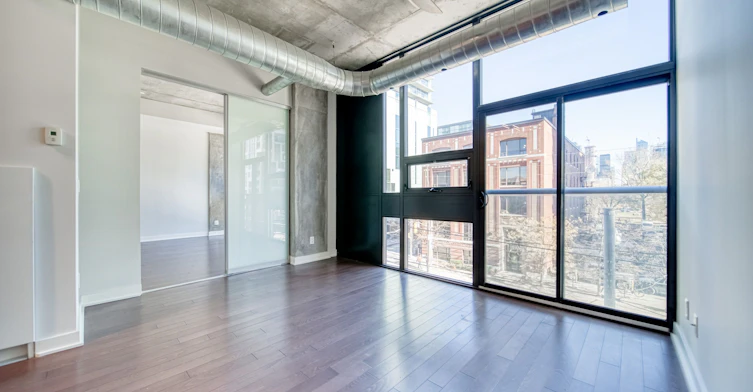 306-60 Bathurst Street, Toronto, ON, M5V 2P4 - 7