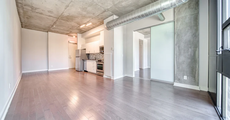 306-60 Bathurst Street, Toronto, ON, M5V 2P4 - 5