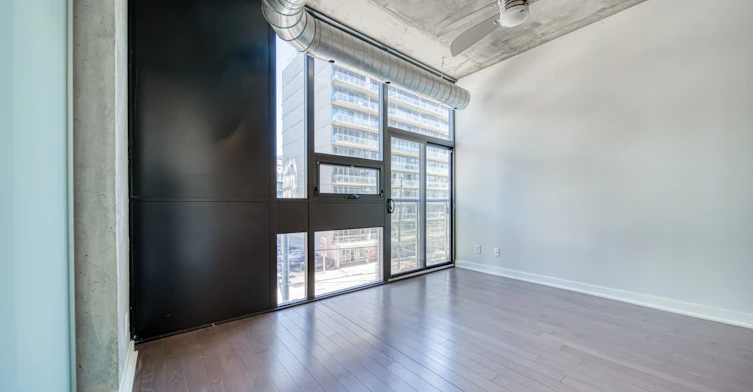 306-60 Bathurst Street, Toronto, ON, M5V 2P4 - 6