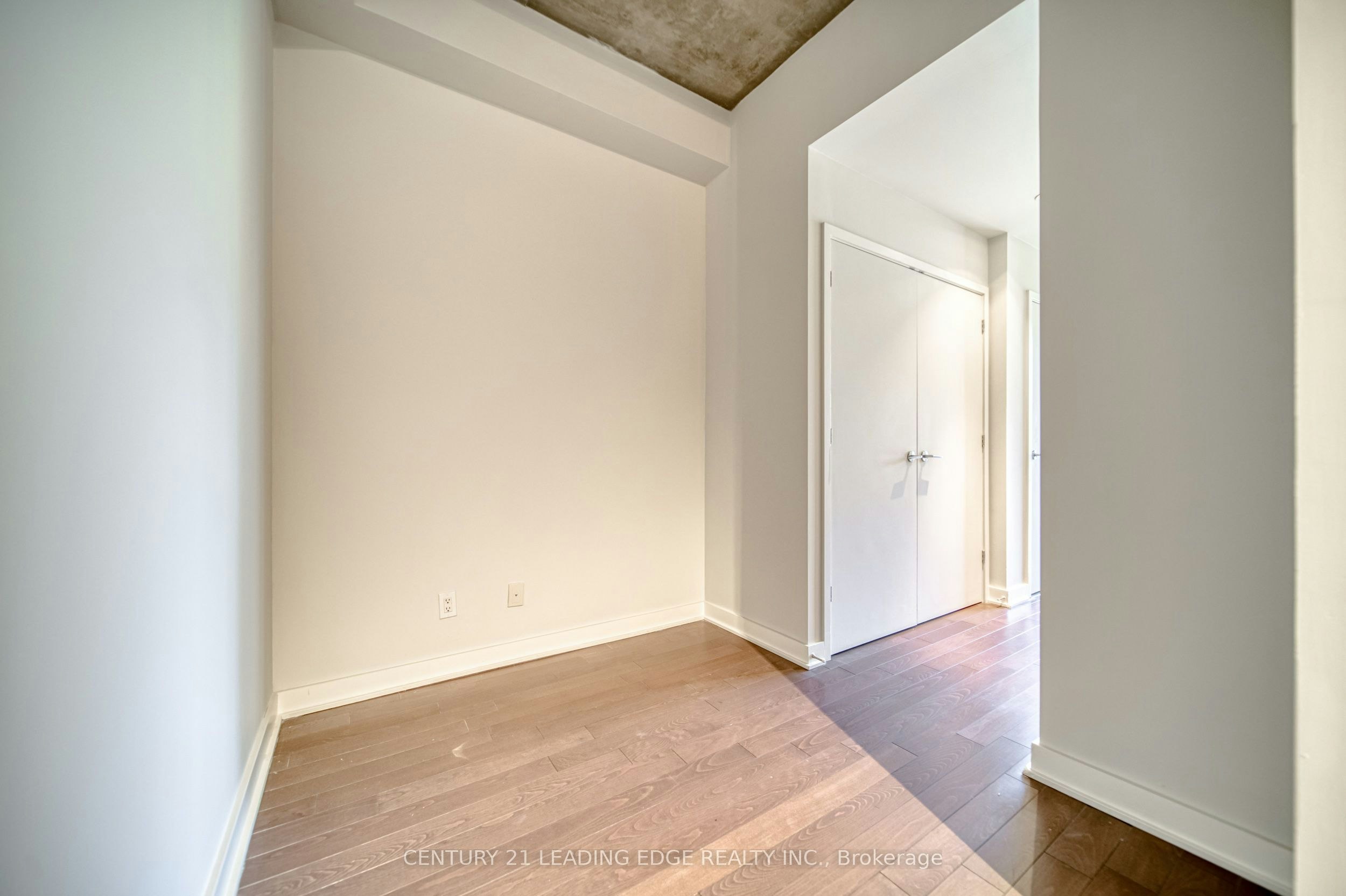 306-60 Bathurst Street, Toronto, ON, M5V 2P4 - 8